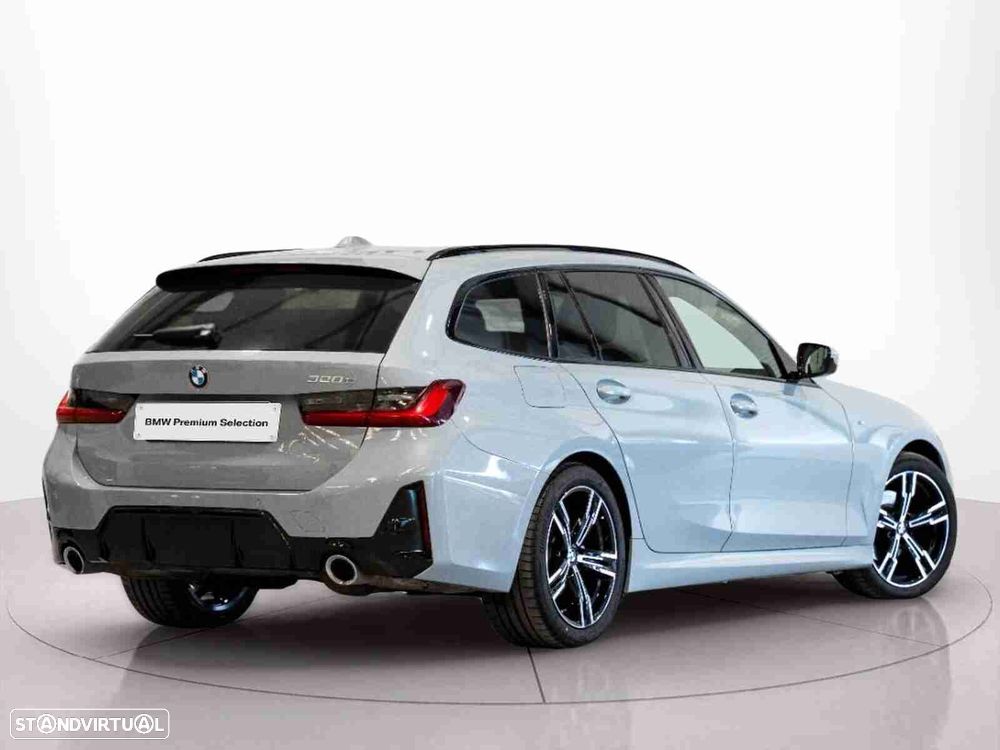 BMW 320 d Touring Pack Desportivo M Auto - 11