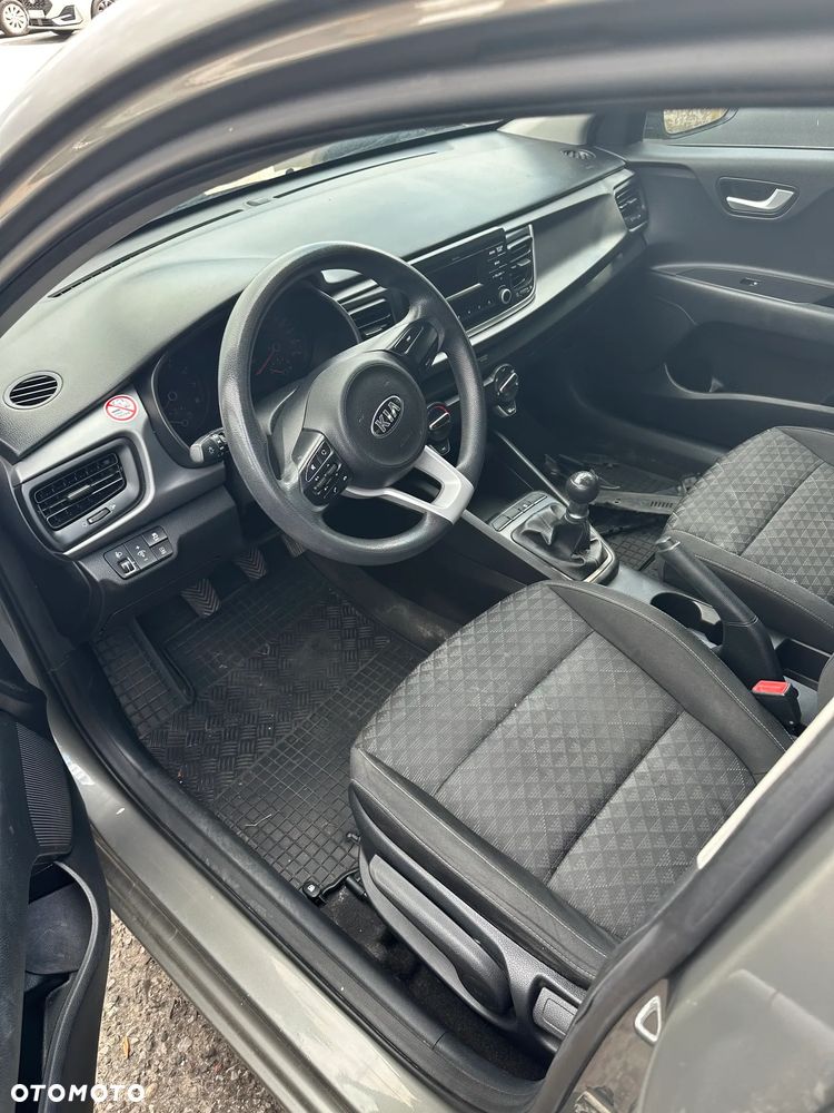 Kia Rio 1.2 M - 8