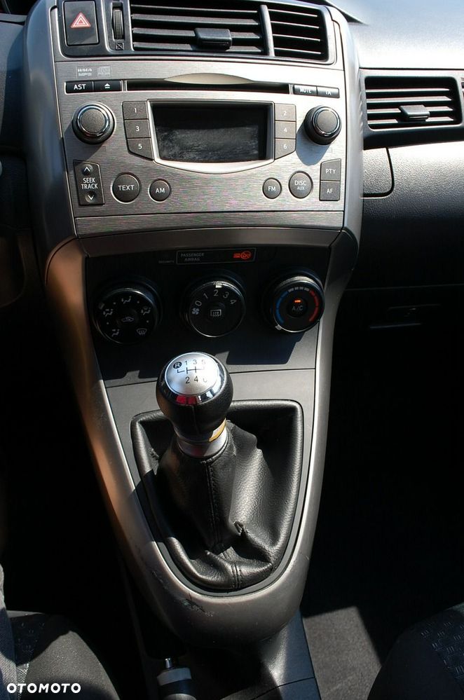 Toyota Verso - 24