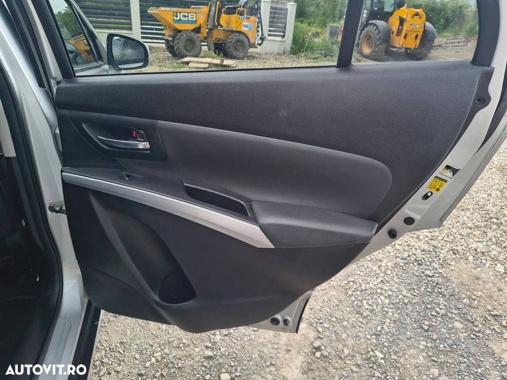 Suzuki S-Cross 1.6 DDIS Allgrip Comfort+ - 19