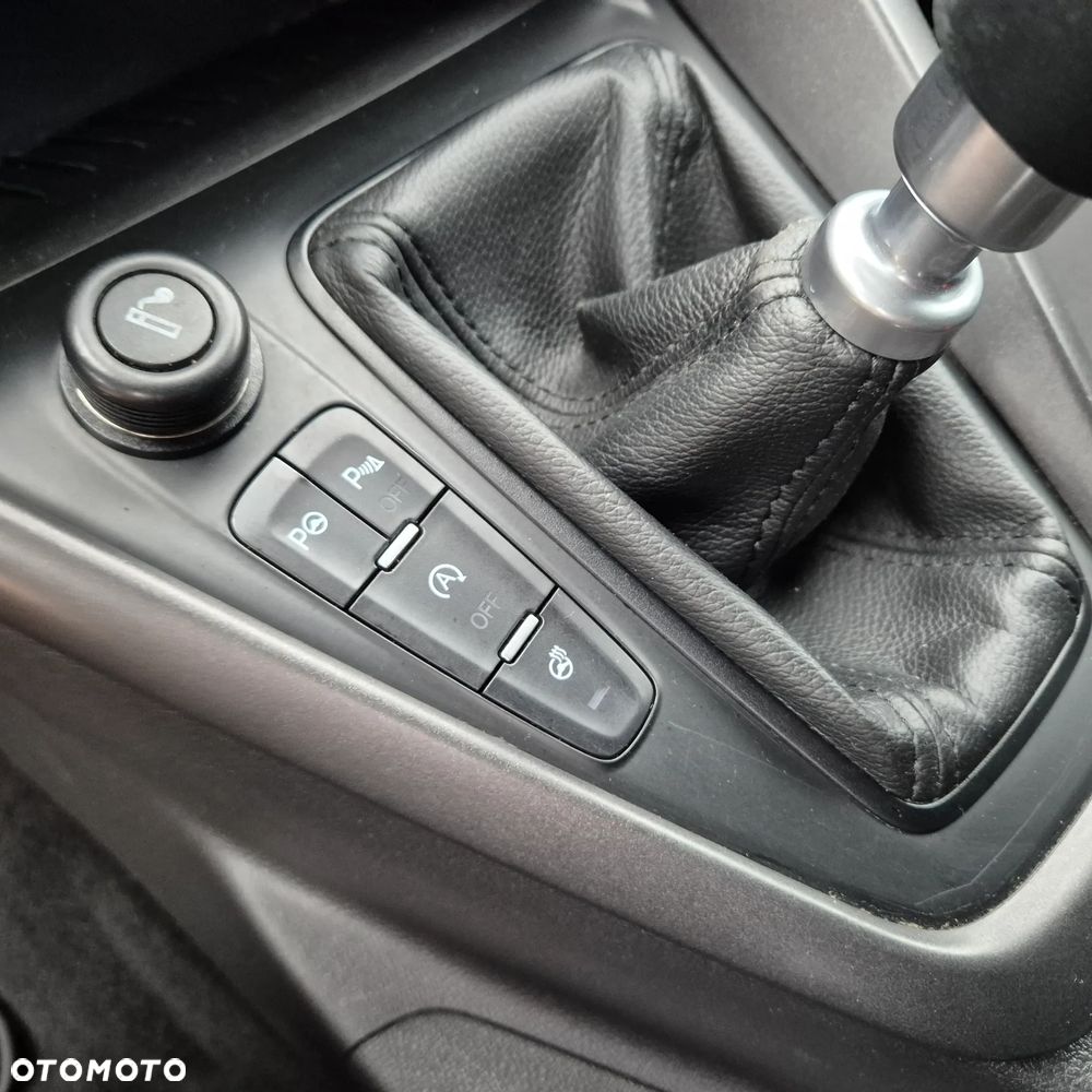 Ford Focus 1.5 TDCi SYNC Edition - 15