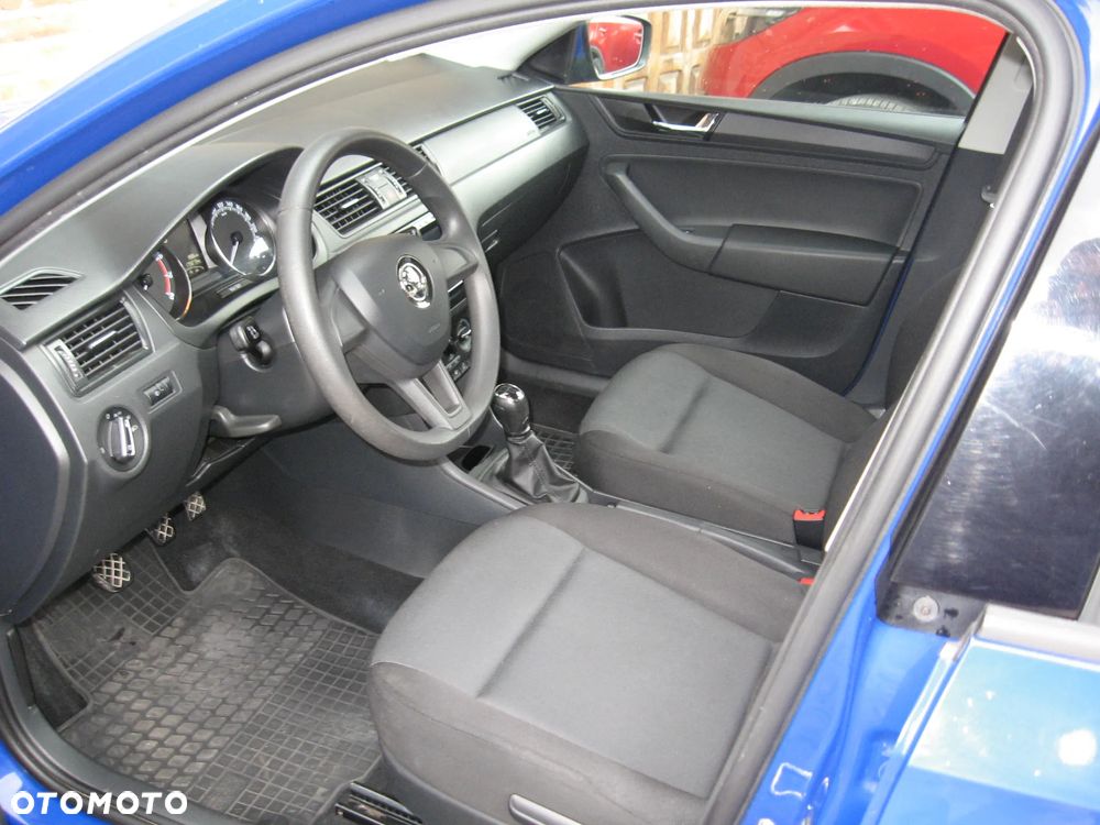 Skoda RAPID 1.0 TSI Active - 8