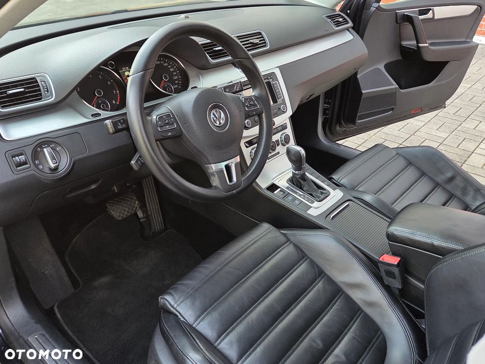 Volkswagen Passat 1.8 TSI DSG Highline - 26