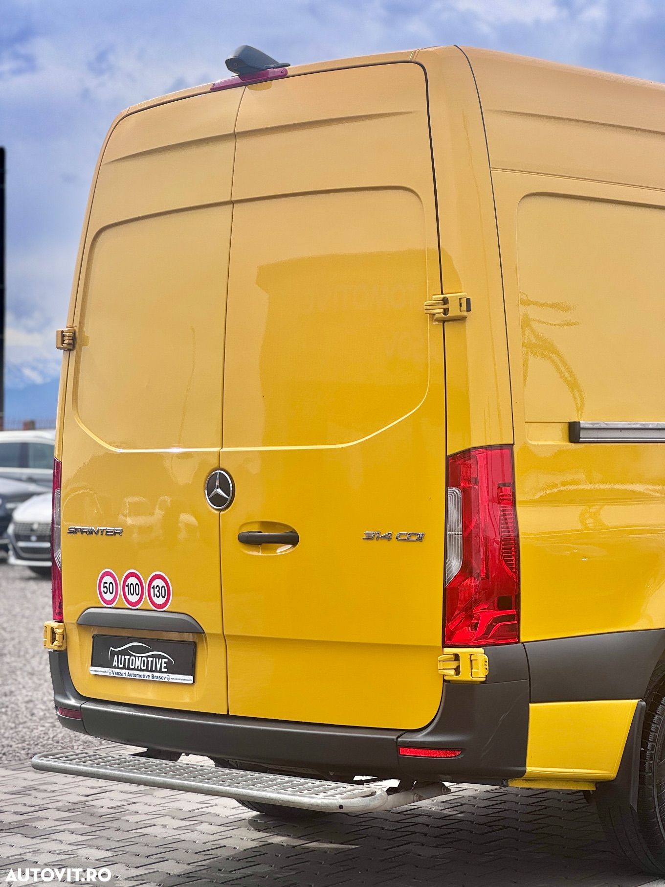 Mercedes-Benz Sprinter - 5