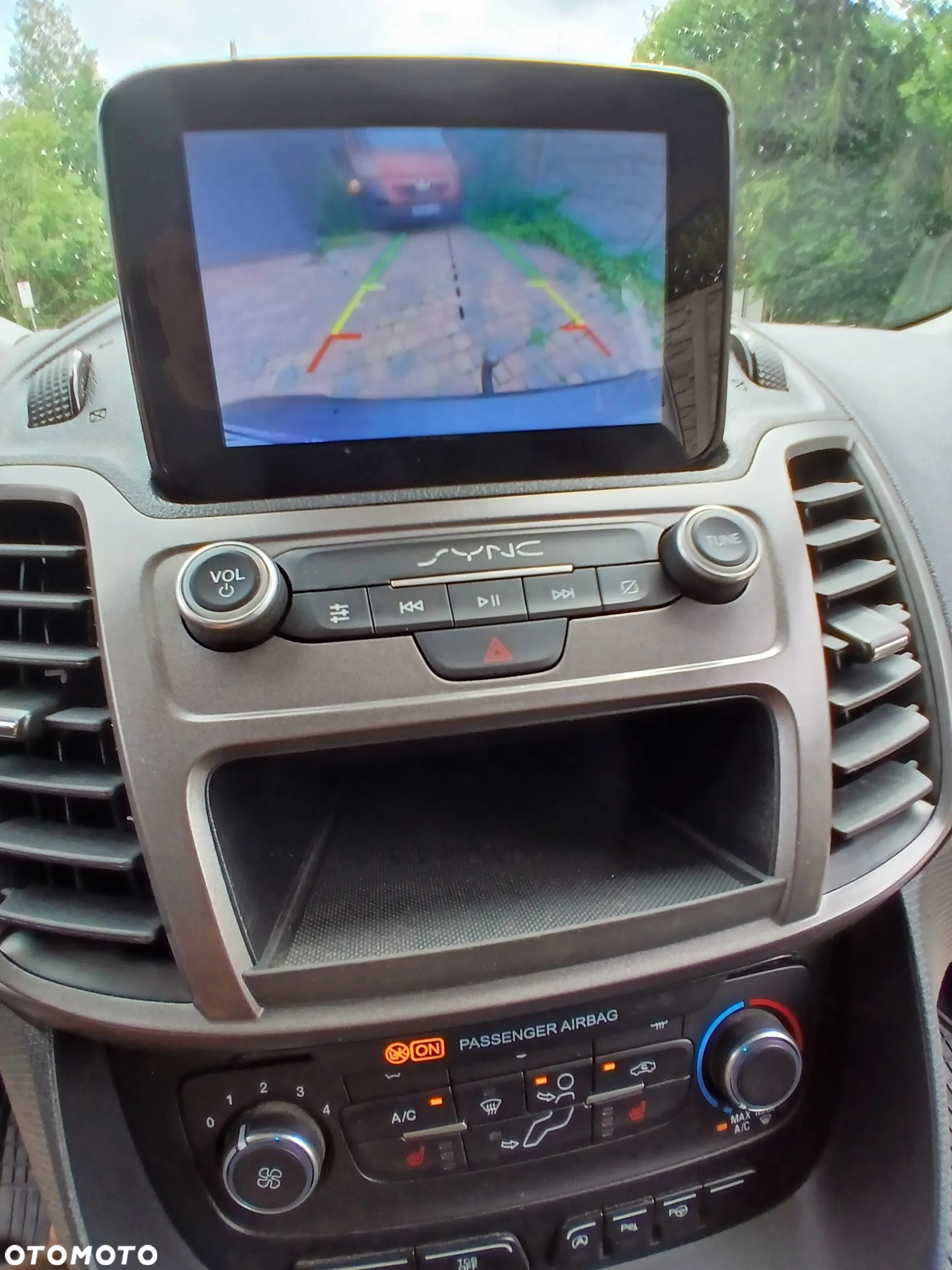 Ford Transit Connect - 17