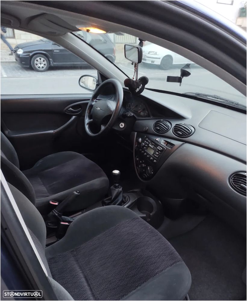 Ford Focus 1.6 Futura - 5