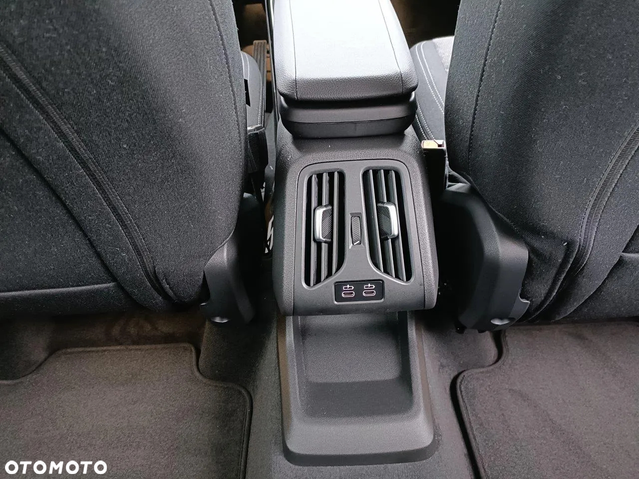 BMW X1 sDrive18i xLine - 27