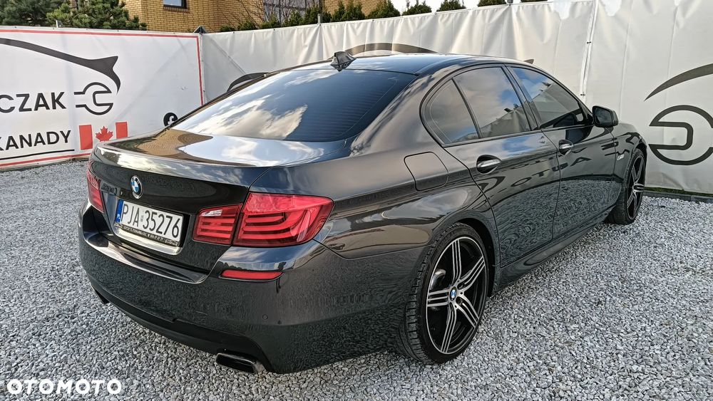 BMW Seria 5 550i xDrive - 11