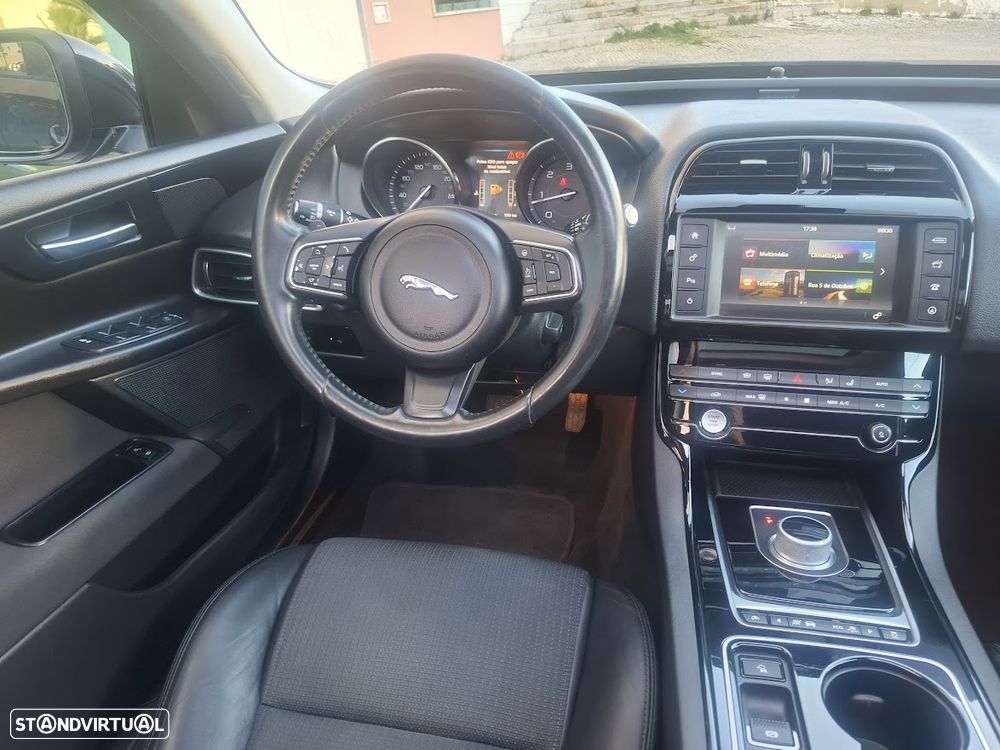 Jaguar XE 2.0 D Prestige Aut. - 9