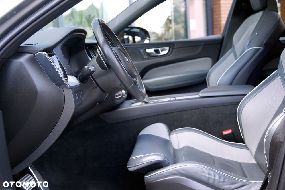 Volvo XC 60 D4 AWD R-Design - 18