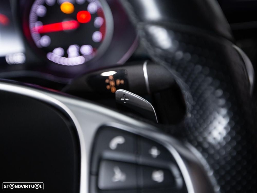 Mercedes-Benz GLC 250 4Matic 9G-TRONIC AMG Line - 24