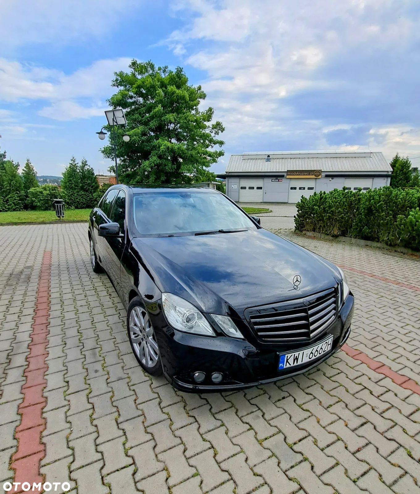 Mercedes-Benz Klasa E 200 CDI Classic - 1