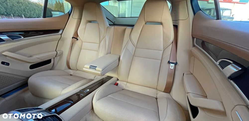 Porsche Panamera Turbo - 26