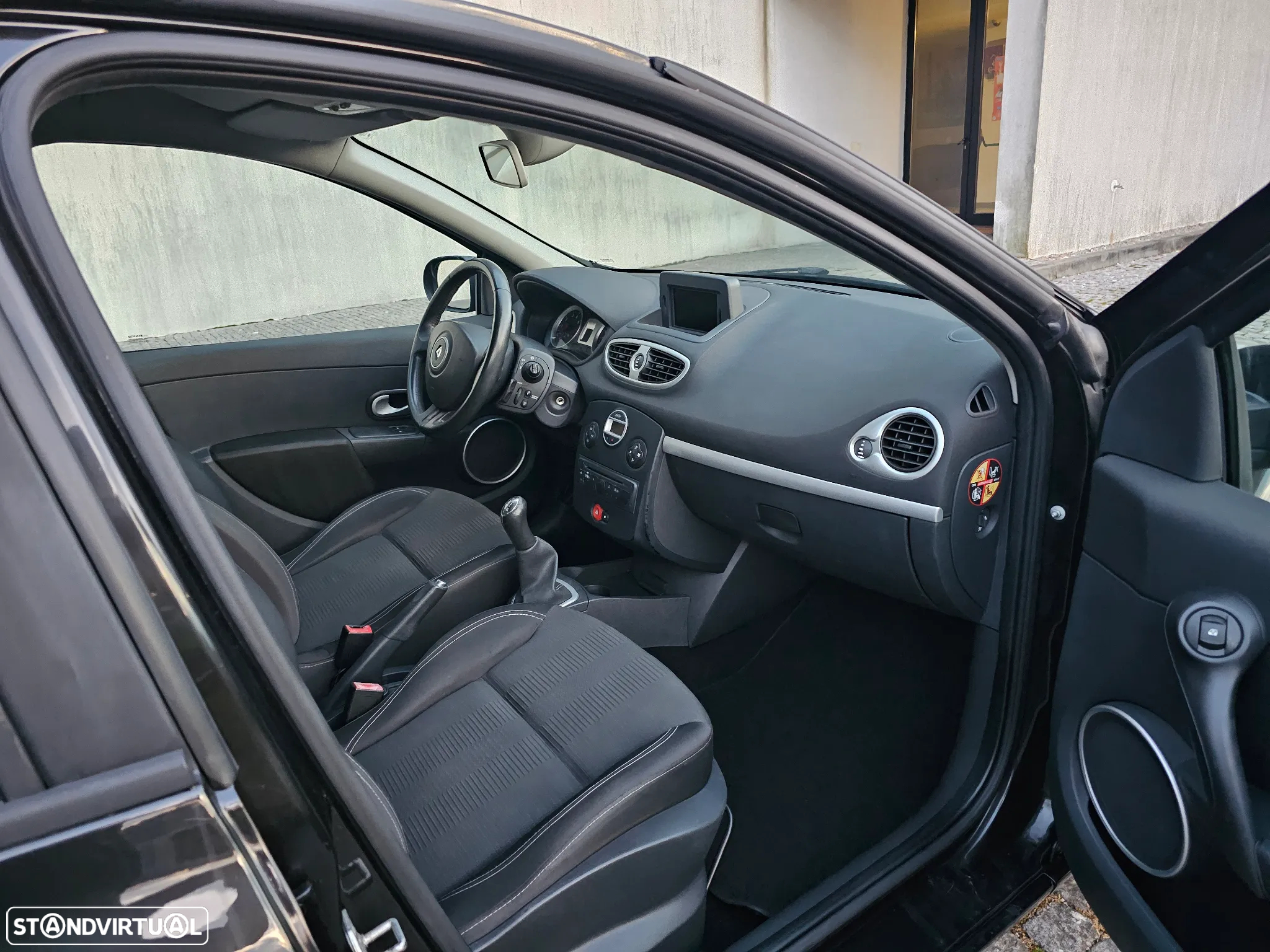 Renault Clio 1.2 16V Dynamique S - 23
