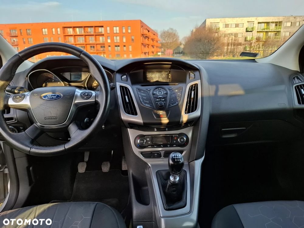 Ford Focus 1.6 TDCi DPF Ambiente - 12
