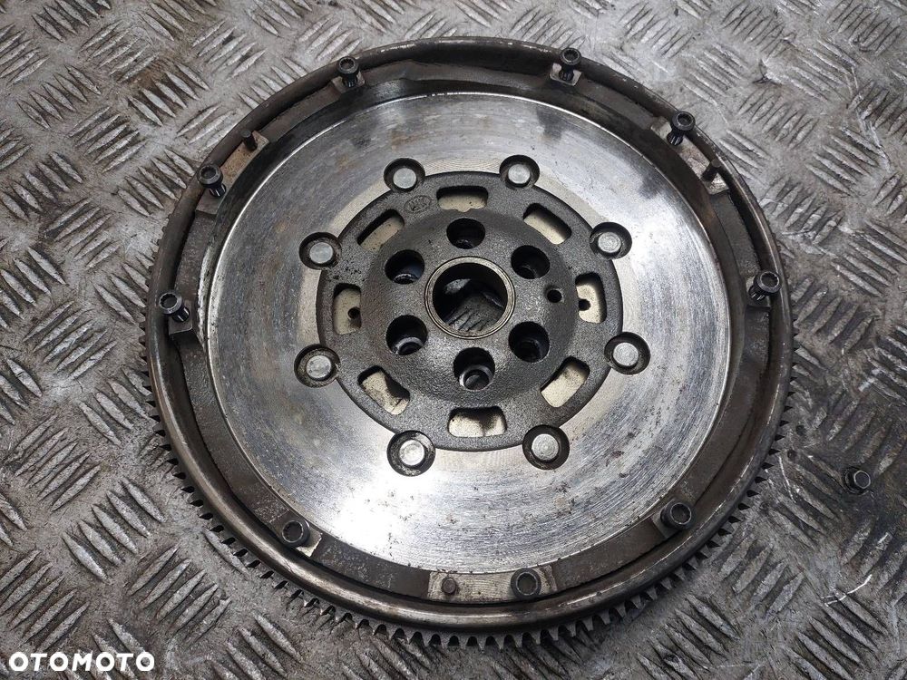 KOŁO DWUMASOWE AUDI A3 8P 2.0 FSI 06F105264B - 1