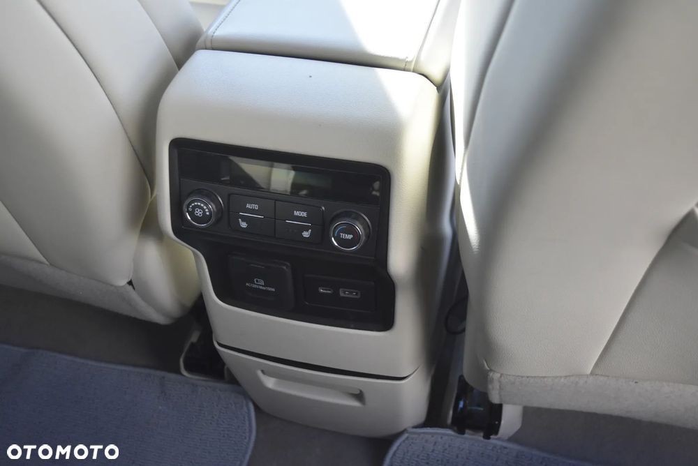 GMC Acadia - 21