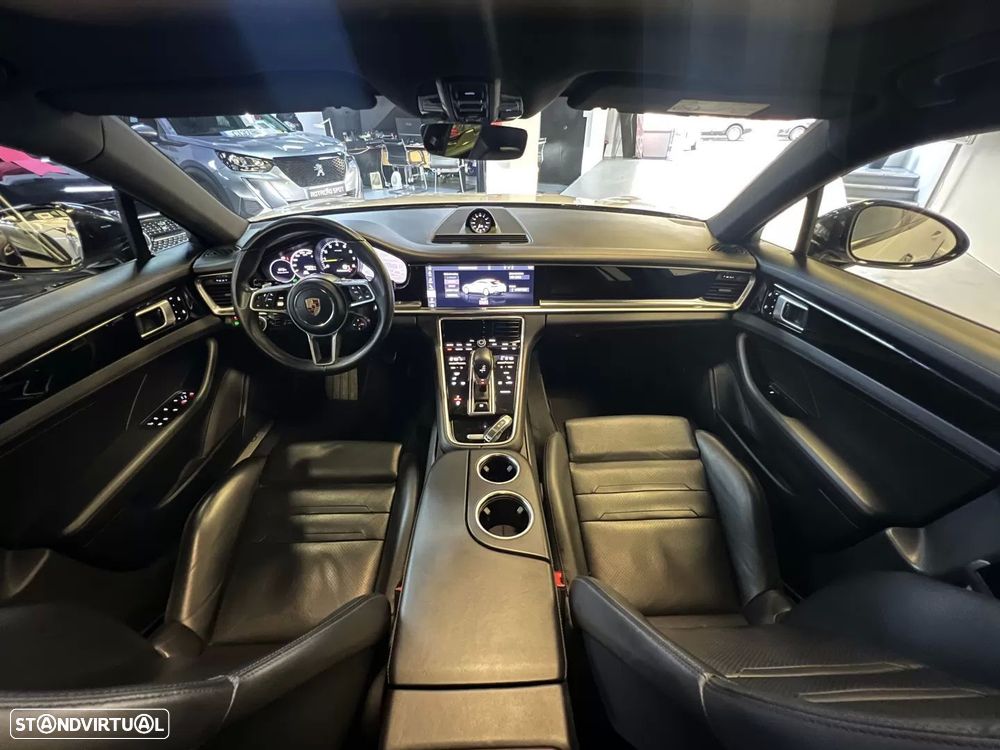 Porsche Panamera Sport Turismo 4 E-Hybrid - 4