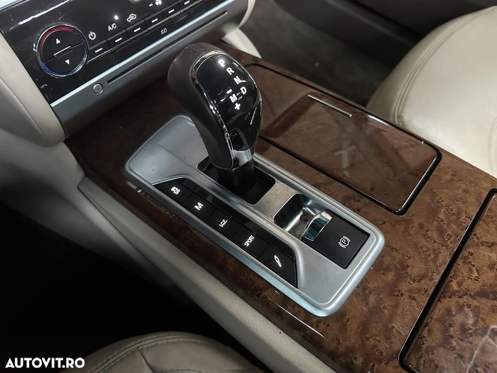 Maserati Quattroporte - 11