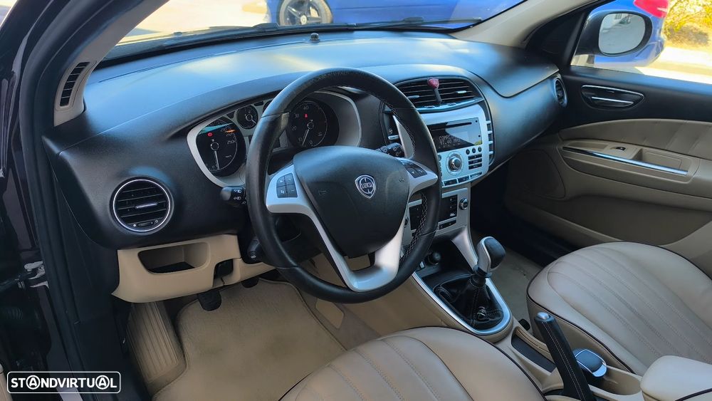 Lancia Delta 1.6 M-Jet Platino - 27