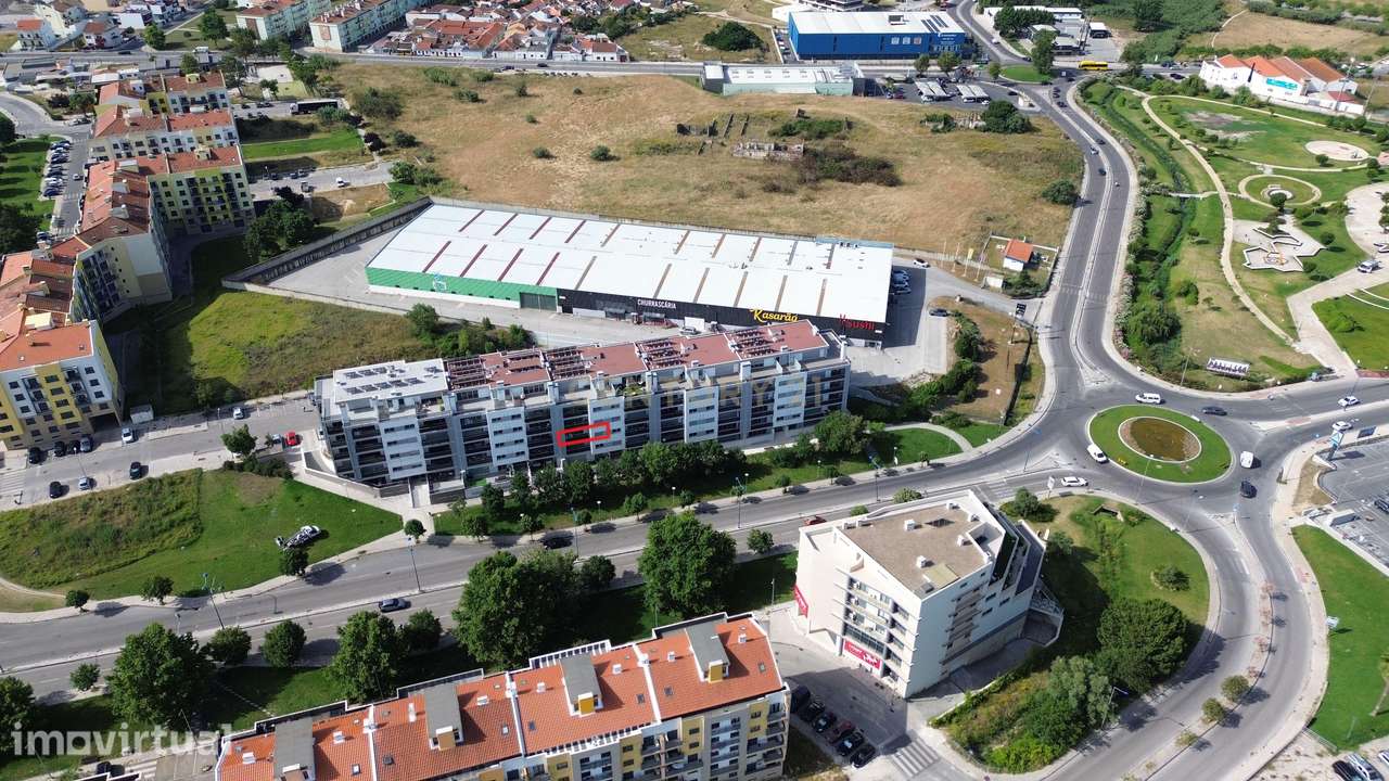 T3 Moderno com Garagem, Varandas e Excelentes Acessos no Montijo - Grande imagem: 2/53