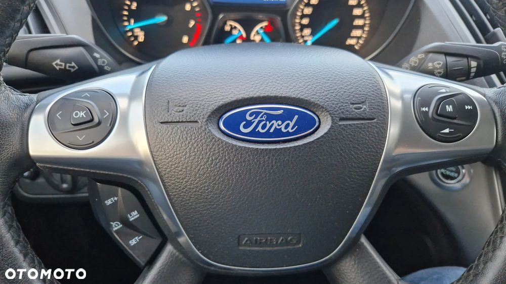 Ford Kuga 1.6 EcoBoost 2x4 Titanium - 16
