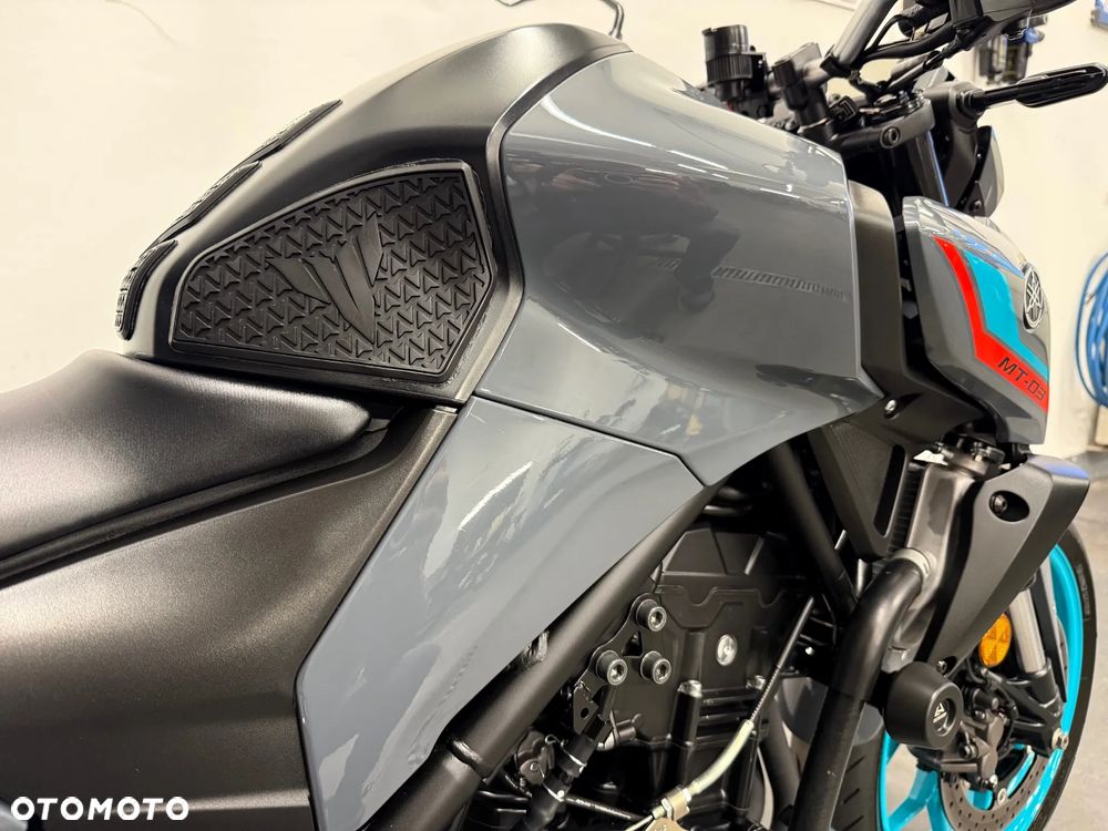 Yamaha MT - 32