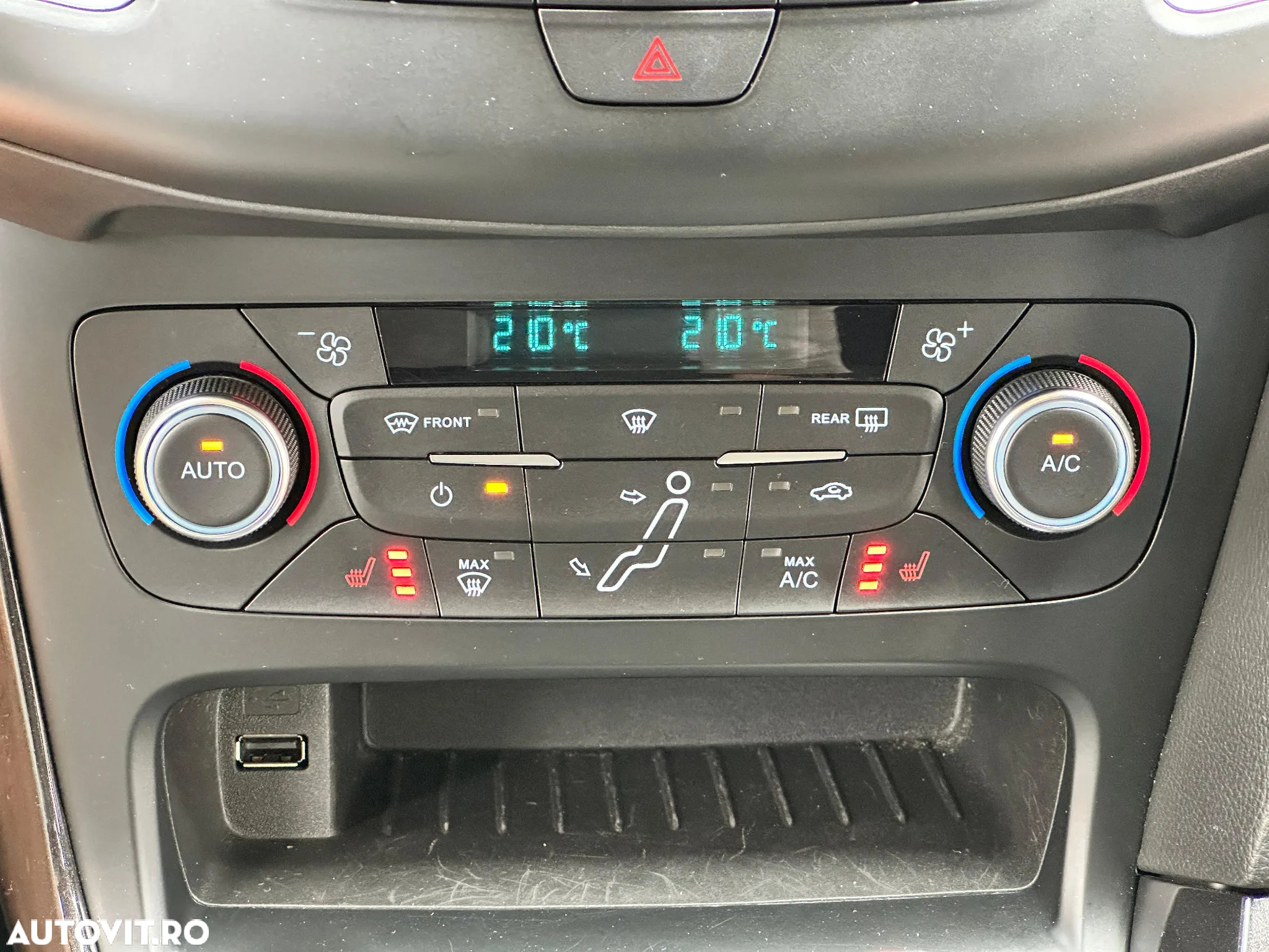 Ford Focus 1.5 EcoBlue Start-Stopp-System TITANIUM - 29