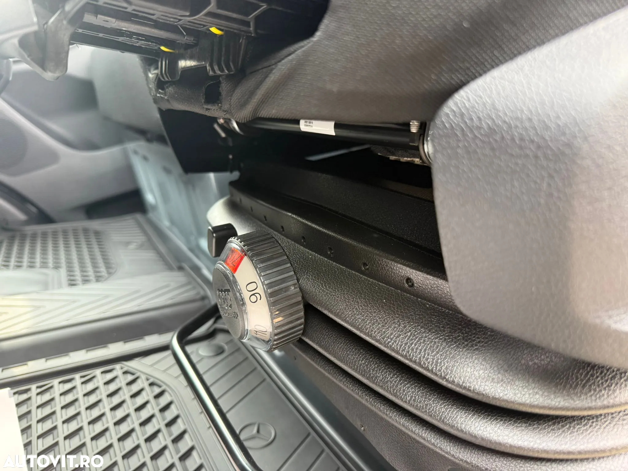 Mercedes-Benz Sprinter - 20