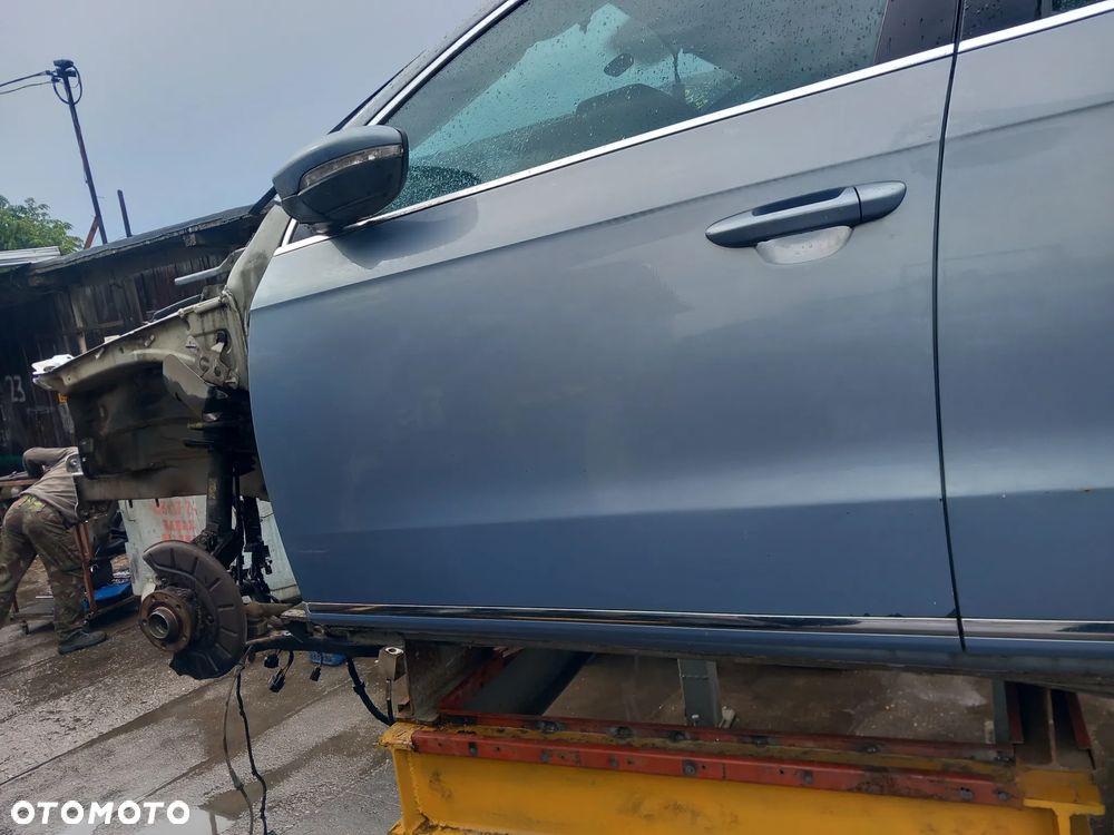 Drzwi Passat B7 LC7Z - 3