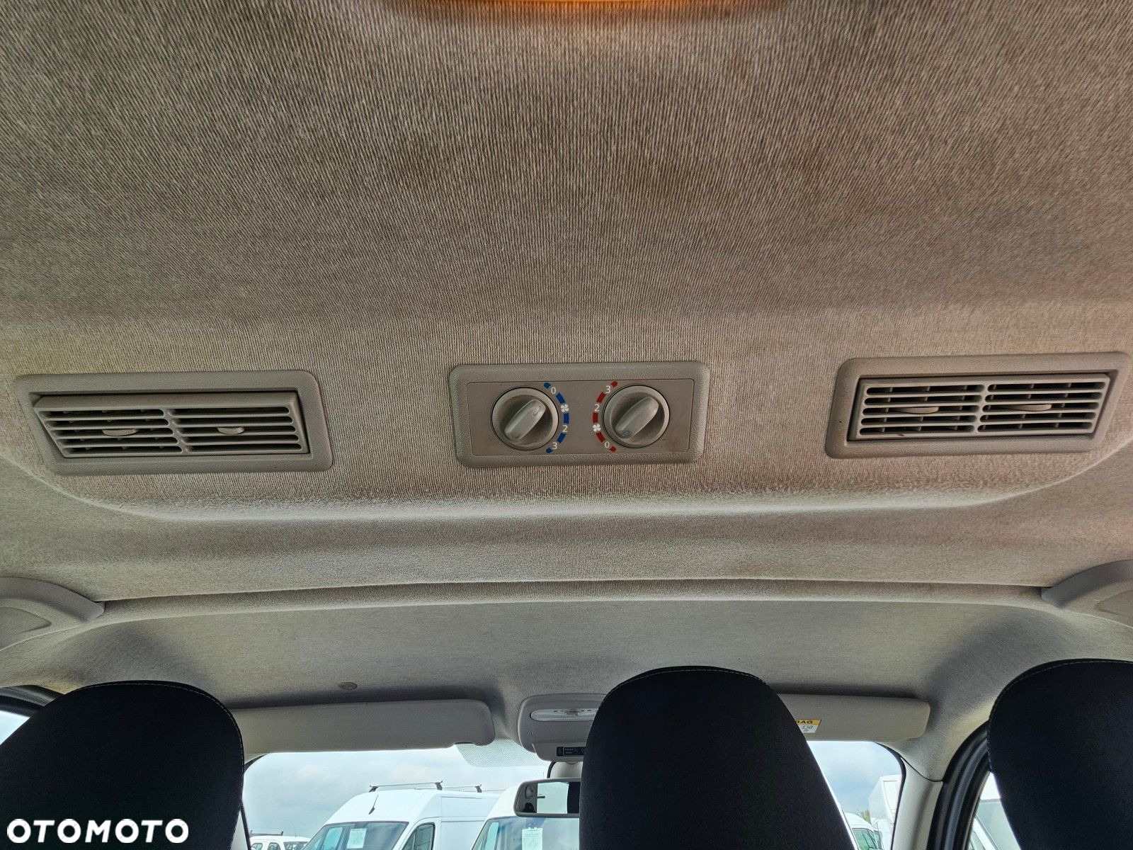 Opel Vivaro - 32