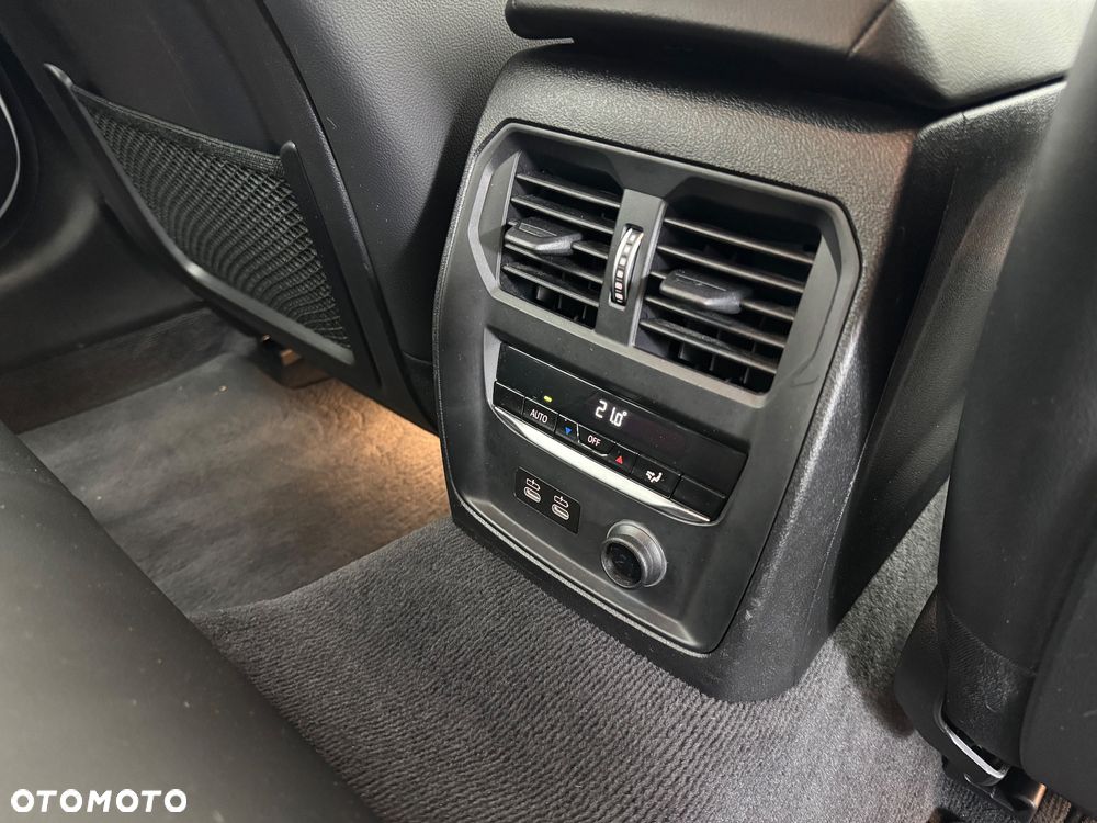 BMW Seria 3 318d Touring Advantage - 31