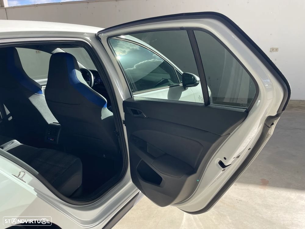 VW Golf 1.4 TSI GTE+ DSG - 24