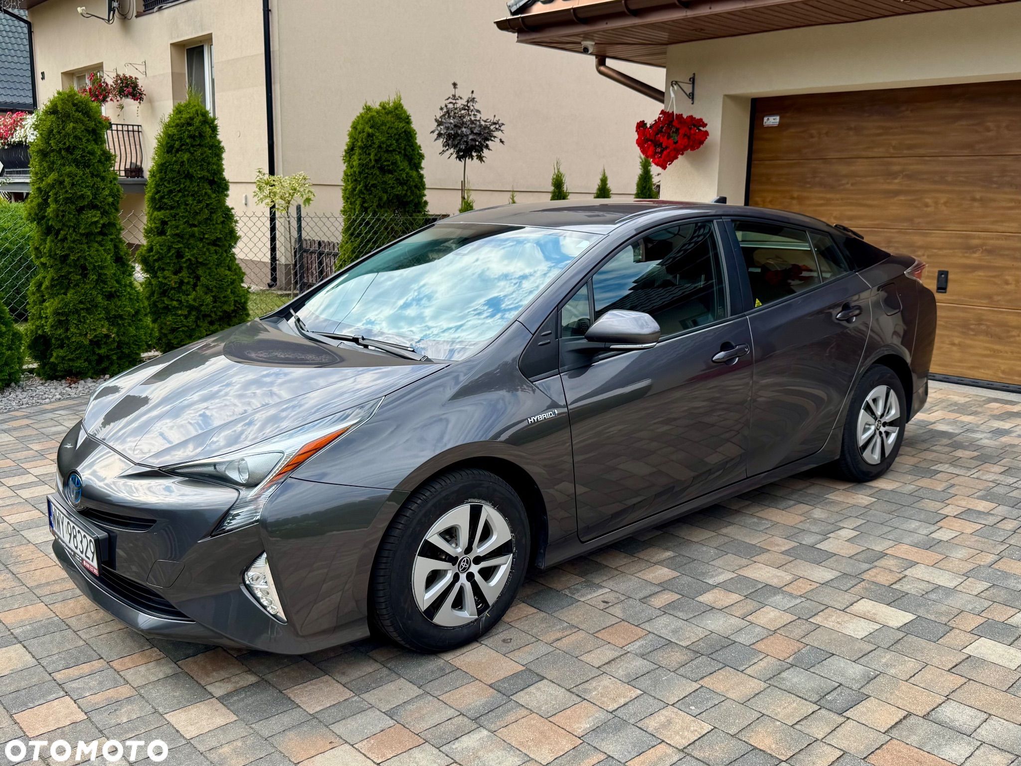 Toyota Prius 1.8 Hybrid Executive - 1