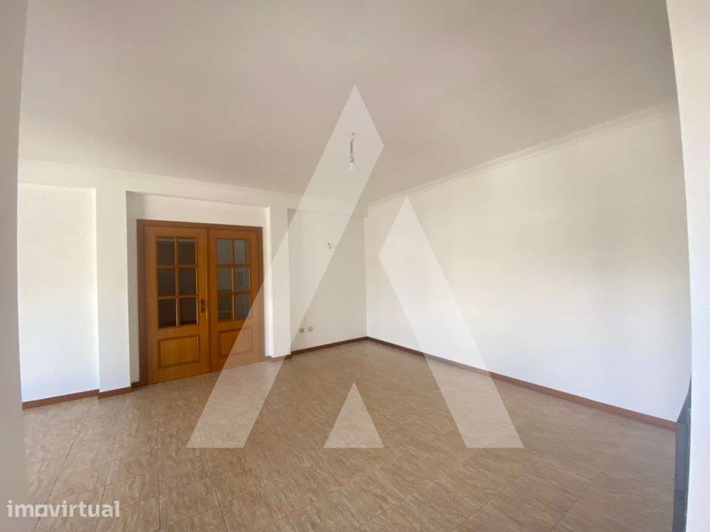 Apartamento em Mogofores - Grande imagem: 2/25