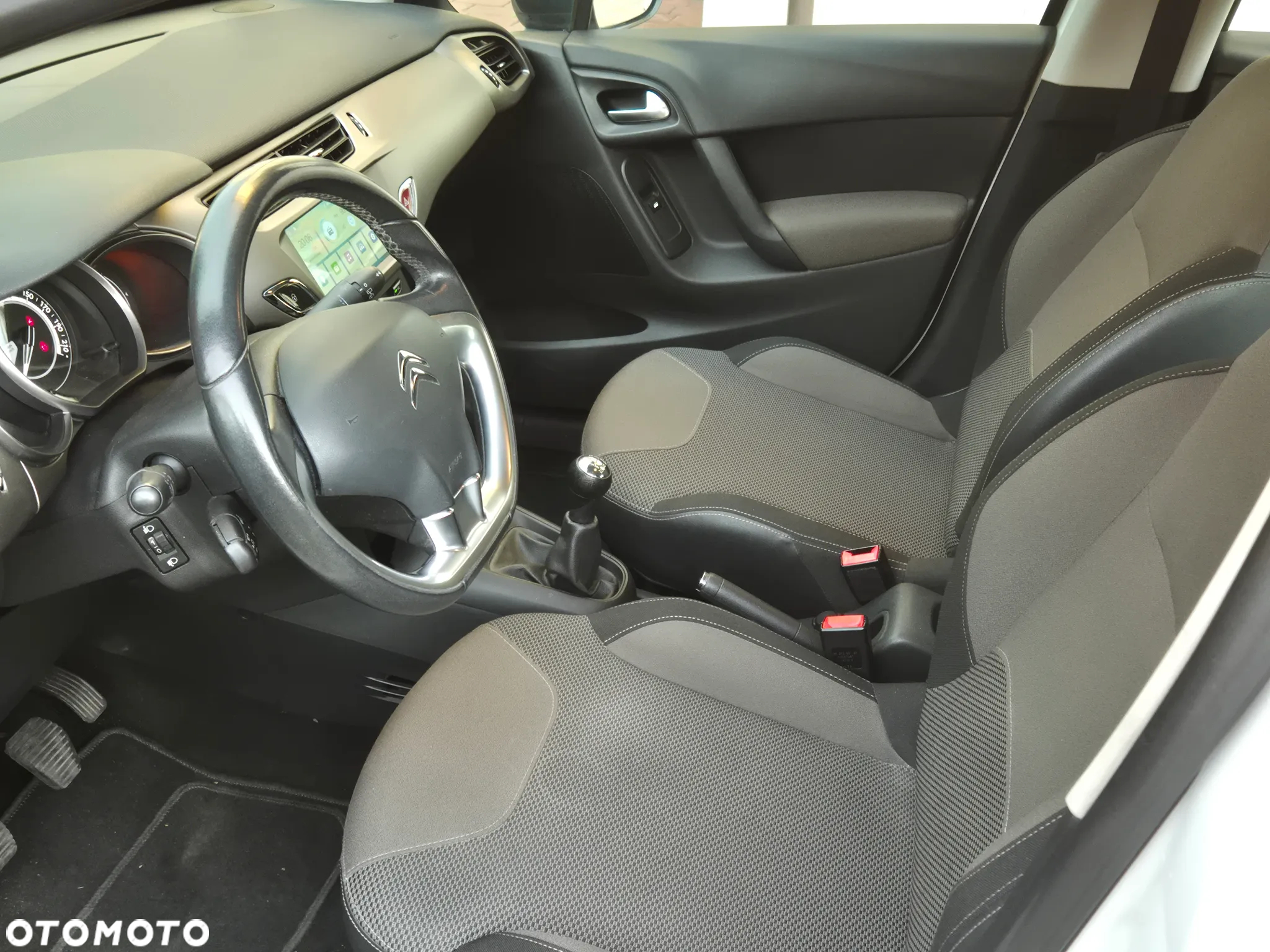 Citroën C3 1.2 PureTech Exclusive - 8