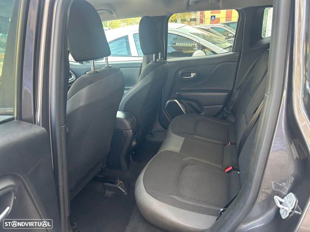 Jeep Renegade 1.0 T Limited - 16