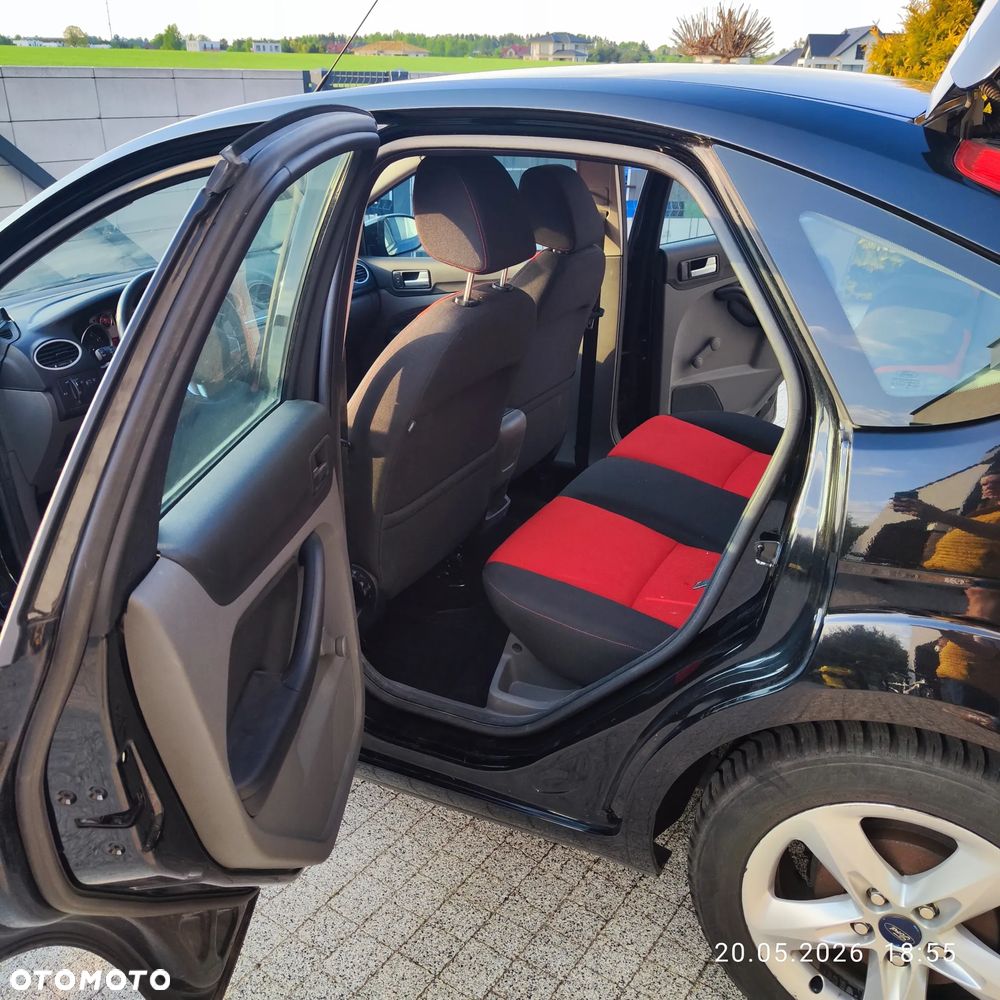 Ford Focus 1.6 Trend + - 7