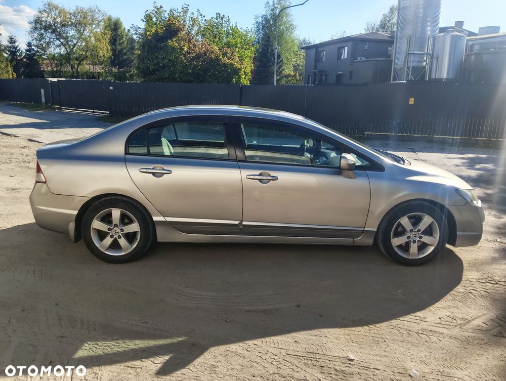 Honda Civic 1.8 Executive - 10