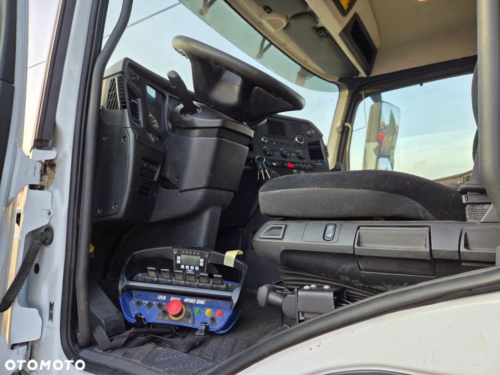 Mercedes-Benz AROCS 1824 // HDS HMF 1420-K2 // PILOT FUNKCJE 5 i 6 // NOWY KIPER WYWROTKA // ZAWIESZENIE BUDOWLANE WYSOKIE // PRZED PIERWSZĄ REJ W PL MOŻLIWE ZMIANY ZABUDOWY - 26