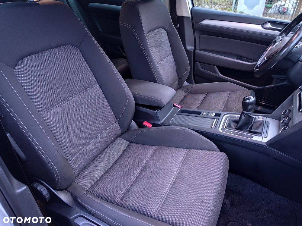 Volkswagen Passat ver-2-0-tdi-scr-comfortline - 14