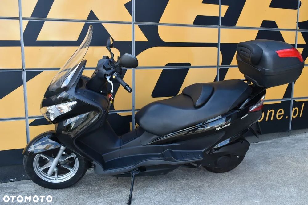 Suzuki Burgman - 8