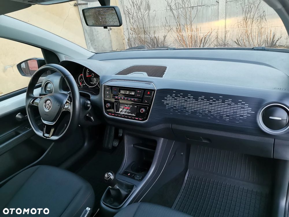 Volkswagen up! TSI (BlueMotion Technology) move - 25