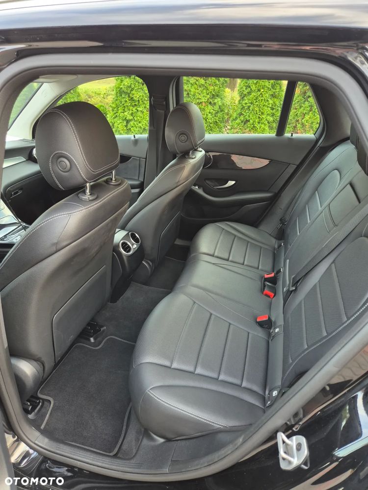 Mercedes-Benz GLC 300 d 4-Matic - 12