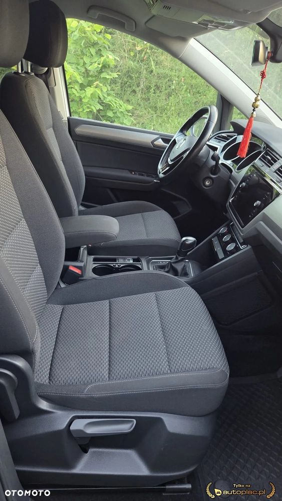 Volkswagen Touran - 5