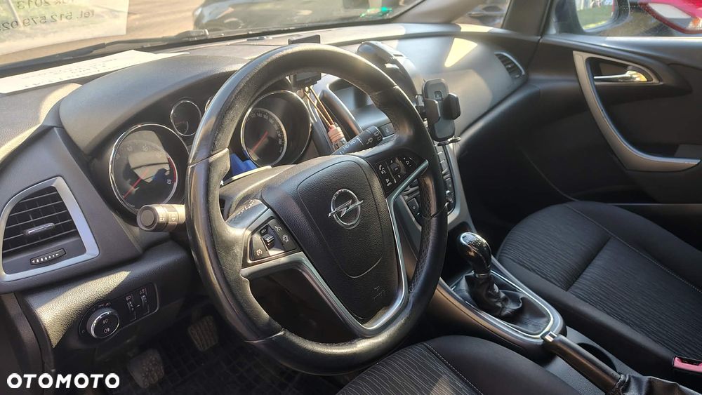 Opel Astra 1.4 T Essentia - 12