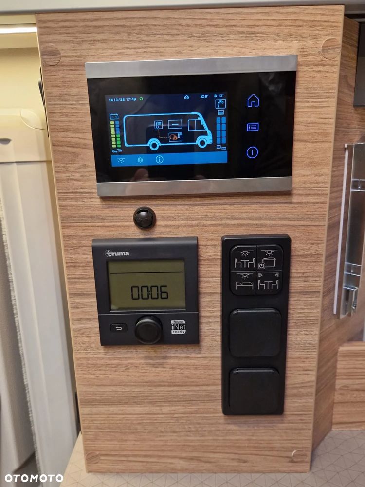 Weinsberg X-Cursion CUV 500 MQ CUVISION 2 osobne łóżka  4 osoby FV23% - 13