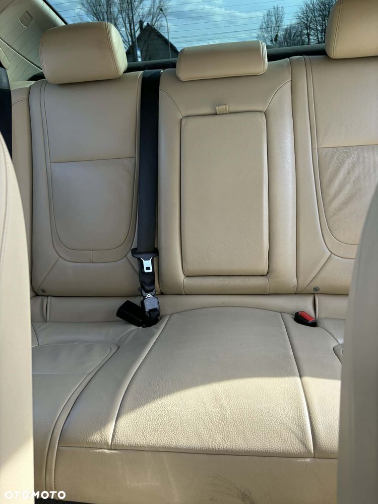 Jaguar XF 2.2 D Premium Luxury - 15