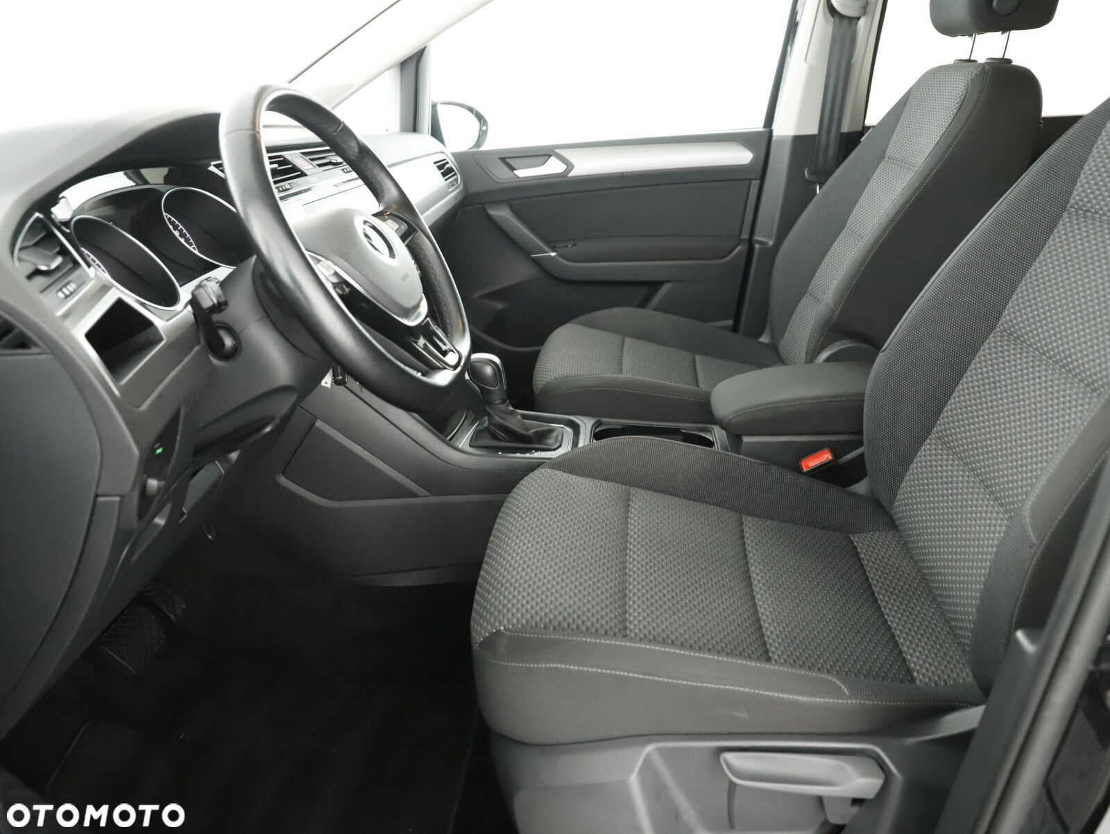 Volkswagen Touran - 9