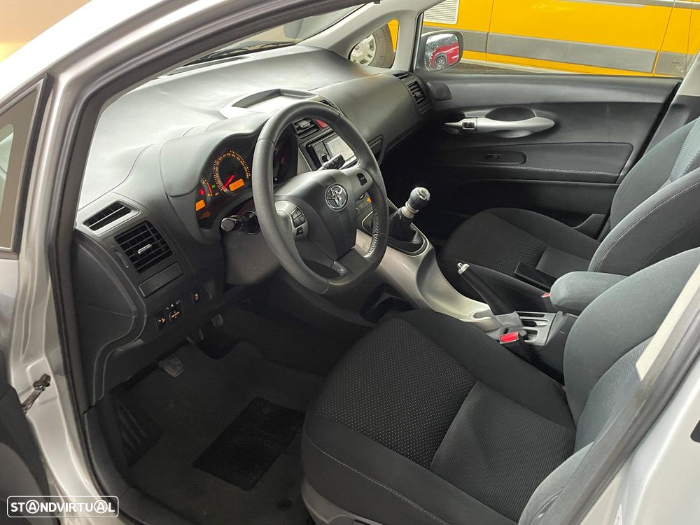 Toyota Auris 1.4 D-4D Cool - 10